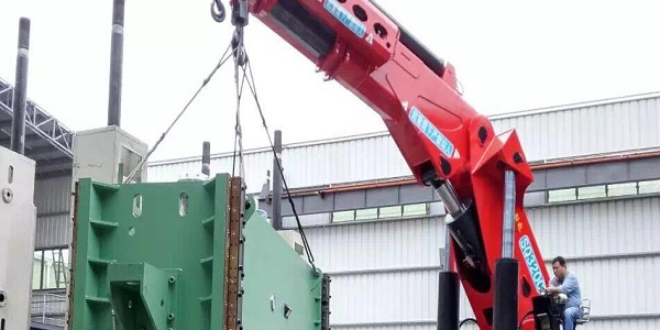 大件重物起重吊裝搬運(yùn)過程中如何選擇千斤頂？起重吊裝搬運(yùn)公司哪家好