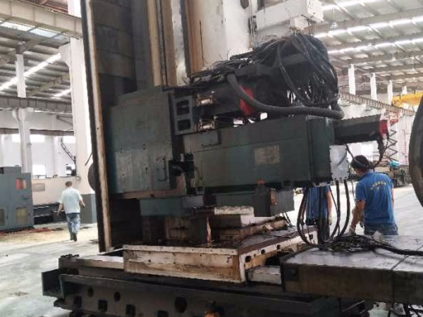 龍門加工中心設(shè)備搬運安裝